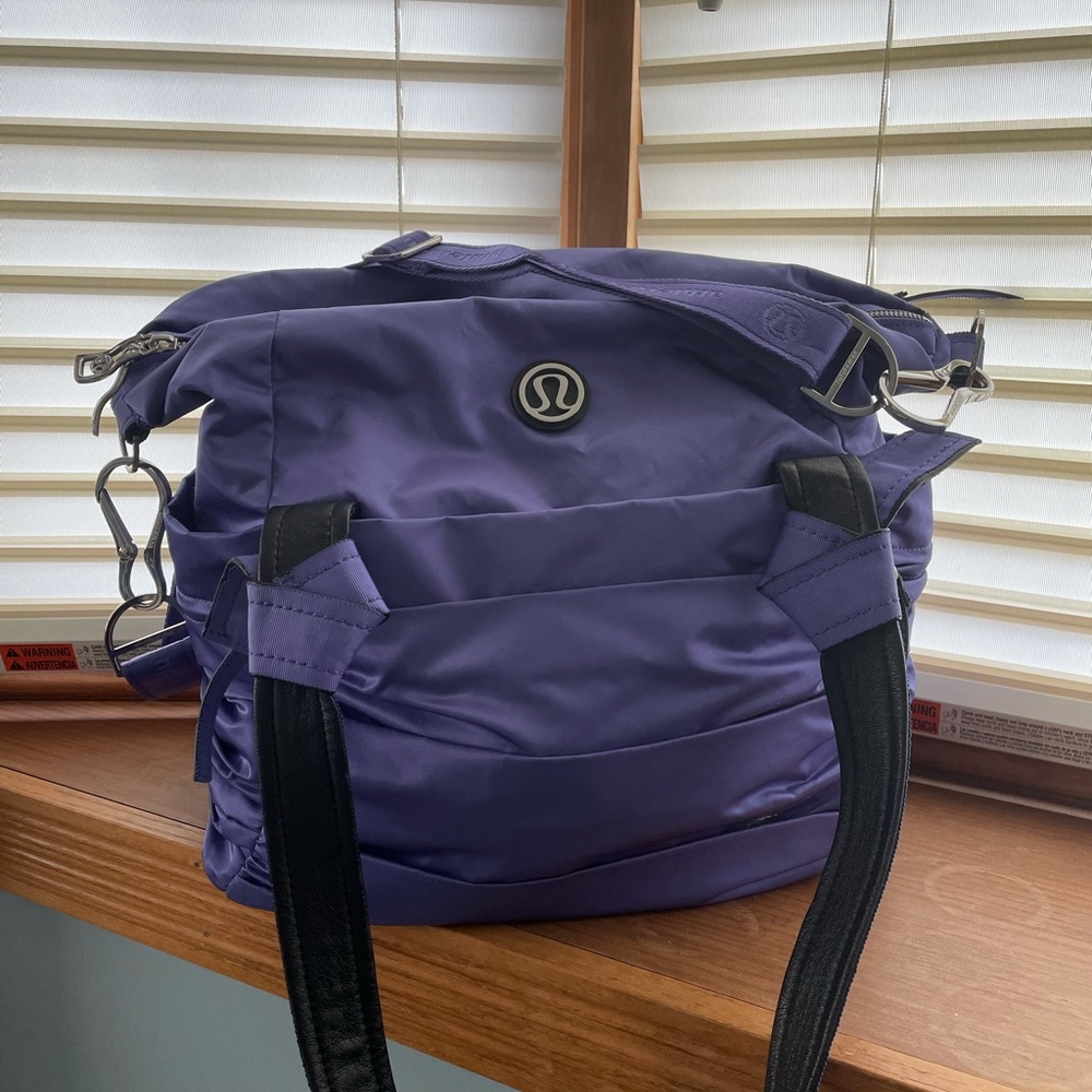 Lululemon Triumphant Tote - Persian Purple